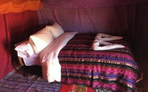 7 bedrooms, bed sheets