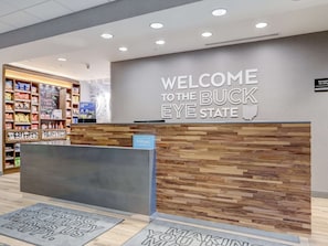 Reception - Hampton Inn & Suites Cincinnati Midtown Rookwood (Cincinnati)