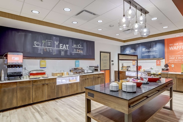 Desayuno bufé gratuito y diario