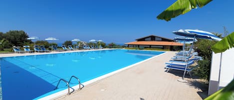 Appartement Familial, 2 chambres, terrasse, vue mer | Terrasse/Patio