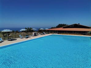 Piscine extérieure (ouverte en saison)