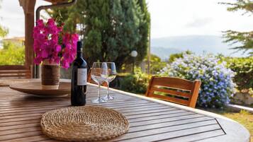 Villa familiare, 3 camere da letto, piscina privata, vista mare | Terrazza/patio