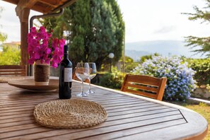 Familienvilla, 3 Schlafzimmer, eigener Pool, Meerblick | Terrasse/Patio