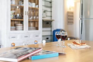 Premium-Villa, 4 Schlafzimmer, eigener Pool, Meerblick | Wohnbereich | Smart-TV