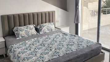 4 makuuhuonetta, silitysrauta/-lauta, vauvan matkasänky, ilmainen Wi-Fi