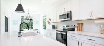 The Cove Vacation Home - Contemporary Ranch Near Saylorville Lake in Polk City!
