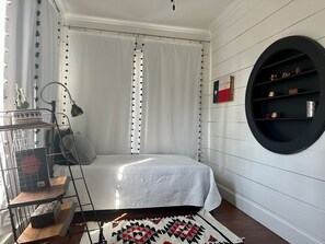 4 bedrooms, iron/ironing board, WiFi, bed sheets - Remodeled home, close to Magnolia, Cameron Park, downtown Waco/Baylor University (Waco)
