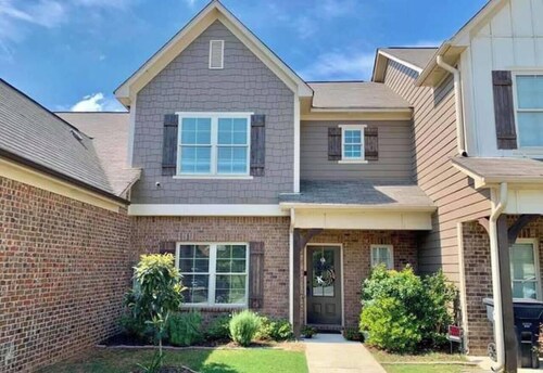 Beautiful Home in the Heart of Hoover!