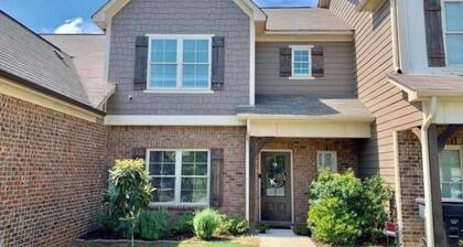 Beautiful Home in the Heart of Hoover!