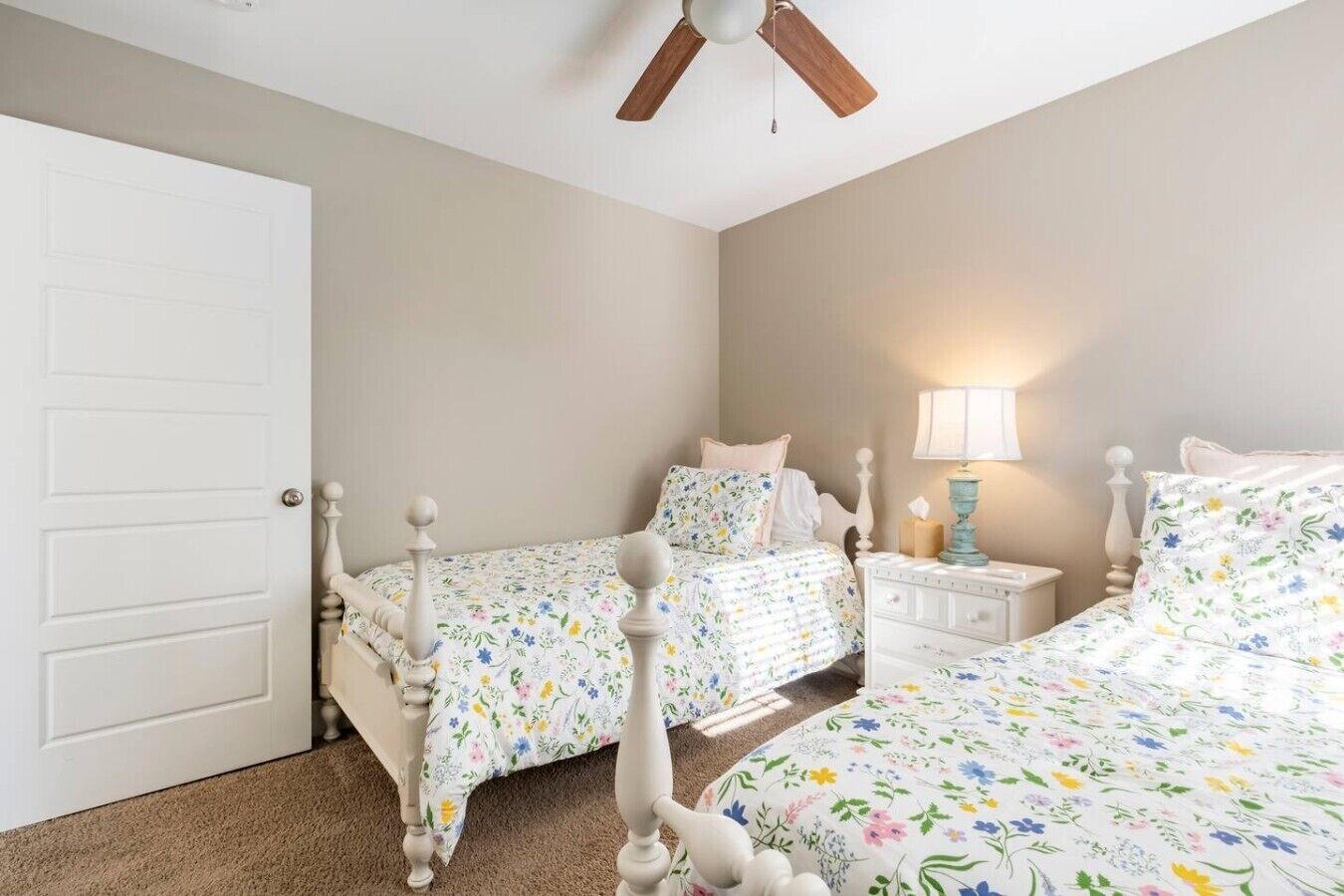 Iron/ironing board, travel cot, free WiFi, bed sheets