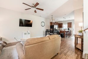 Smart TV - Beautiful Home in the Heart of Hoover! (Hoover)