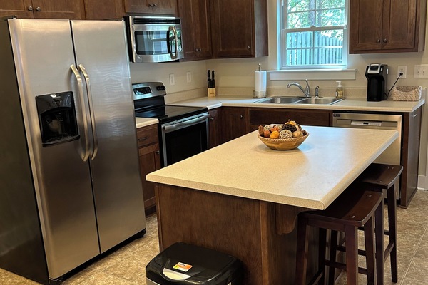 KĂŒhlschrank, Mikrowelle, Ofen, Herdplatte