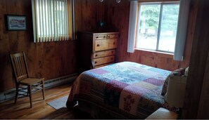 4 bedrooms, in-room safe, travel crib, WiFi