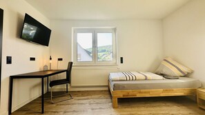 7 soverom, skrivebord, wi-fi og sengetøy