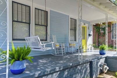 Walk or bike to Noma or Main Street district from this fun &  peaceful retreat. 