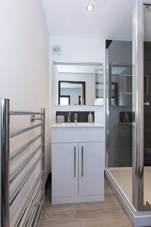 Studio | Private kitchen | Fridge, microwave, stovetop, dishwasher