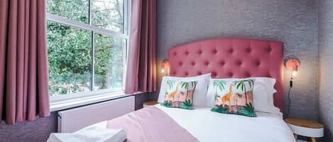 1 bedroom, iron/ironing board, travel crib, WiFi