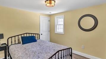 3 bedrooms, WiFi, bed sheets