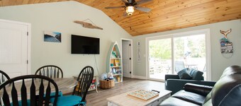 Cape Escape in North Truro. Completely renovated. 1/2 mile walk to the beach.