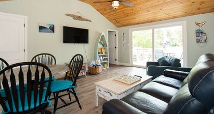 Cape Escape in North Truro. Completely renovated. 1/2 mile walk to the beach.