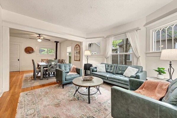 TV, fireplace, offices