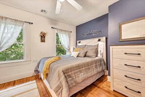 4 Schlafzimmer, Bügeleisen/Bügelbrett, WLAN, Bettwäsche