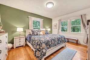 4 Schlafzimmer, Bügeleisen/Bügelbrett, WLAN, Bettwäsche