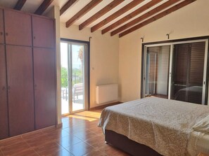 Villa, Multiple Beds | 3 bedrooms, iron/ironing board, free WiFi, bed sheets - Impeccable 3-bed Villa in Tala - Paphos (Geroskipou)