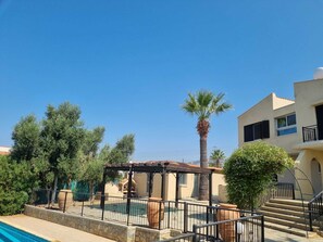 Exterior - Impeccable 3-bed Villa in Tala - Paphos (Geroskipou)