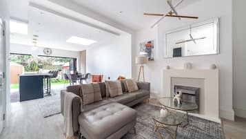 Apartment | Living area | 37-inch Smart TV with satellite channels, Netflix, streaming services