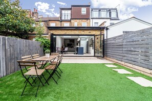 Apartment | Garden view