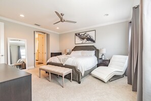 3 bedrooms, in-room safe, desk, iron/ironing board - New! South Tampa Gem! Prime Location! (Tampa)