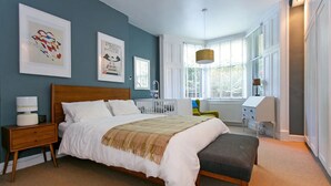 4 bedrooms, iron/ironing board, WiFi, bed sheets - Very comfortable with fantastic amenities (Cambridge)