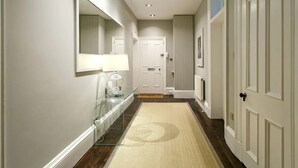 Interior - Very comfortable with fantastic amenities (Cambridge)