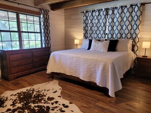 5 bedrooms, desk, free WiFi, bed sheets