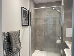 Apartment, 2 Queen Beds | Bathroom