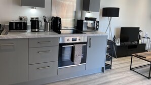 Private kitchen - Luxury East-london 2-bed Apartment With Balcony (Rainham)