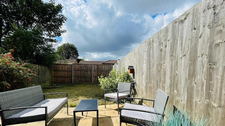 4-bed House Sleeps 7 With Garden