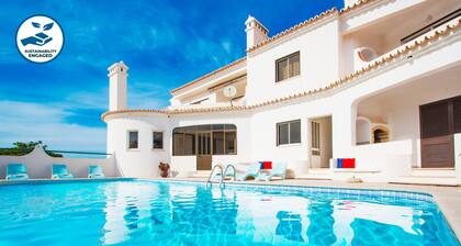 2BR Apt w/ Terrace & Pool â GalĂ©