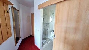 Single Room | Free WiFi - Gasthof Weißer Löwe (Burgthann)