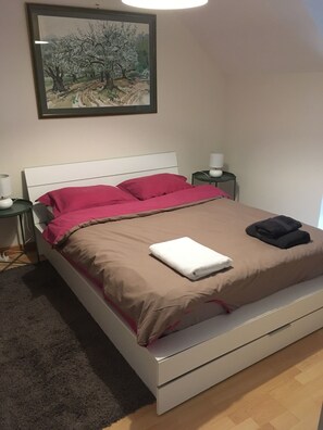 3 habitaciones, tabla de planchar con plancha y wifi gratis 