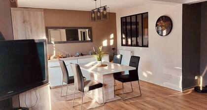 3 bedroom house, gym, jacuzzi and garden