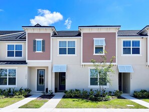 Exterior - Beautiful 5 Bedroom Town Home with Splash Pool-1648TPC (Kissimmee)