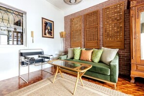 TV - Poblacion, Makati Mid-Century Modern Zentopia SMEG (Makati)