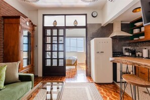 Interior - Poblacion, Makati Mid-Century Modern Zentopia SMEG (Makati)