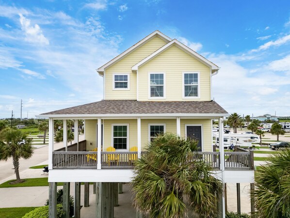 Exterior - Casa del Sol - Beach House with Resort Amenities - Casa Del Sol Beach House with Resort Amenities (Galveston)