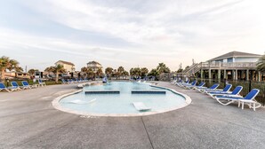Unclassified image, 2 of 54, button - Casa Azul - Beach House with Resort Amenities - Casa Azul Beach House with Resort Amenities (Galveston)