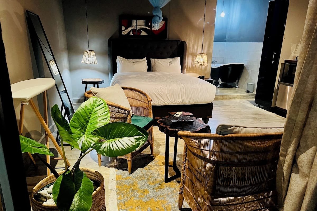 Deluxe Double Room | Egyptian cotton sheets, premium bedding, individually decorated