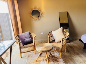 Deluxe dubbelrum | Vardagsrum | 40-tums smart-tv med digitalkanaler, Netflix och streamingtjänster