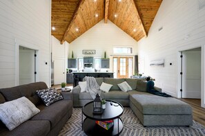 Smart-TV, Kamin, Videospiele